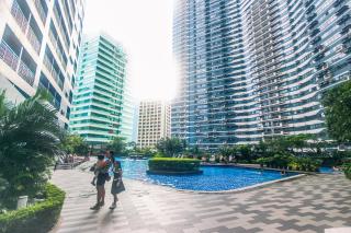 Modern One BR Makati Condo Swim Gym Parking Netflix Fast 2428 - Manila - 5