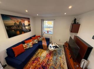 1 Bedroom Apartment Market Street Watford - Watford - 4