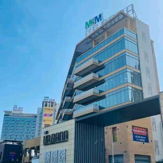 The Classic Contrast Black & White HighRise Studio - Gurgaon - 1