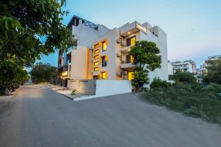 Limewood stay premier golf course road -sector 42 - Gurgaon - 2