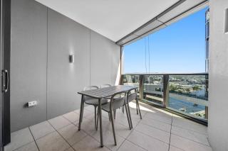 Home of Clouds - Brand New Lv 33 Apartment on Star Casino BNE, Privately Managed - Brisbane - 5