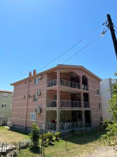 Apartmani Zlatičanin - Sutomore - 0