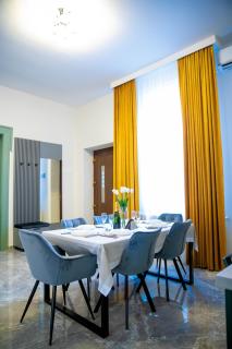 H&H Luxury Apartments - 9