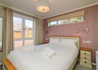 Canterbury Reach Lodge Retreat - Petham - 1
