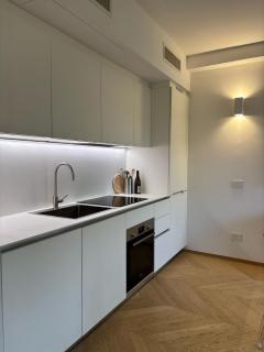 Bright Apartment with Balcony - Navigli Milan - Milan - 7