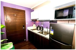 City Best Designer 1BR Makati Fast internet Gym Swim Park 2050 - Manila - 1