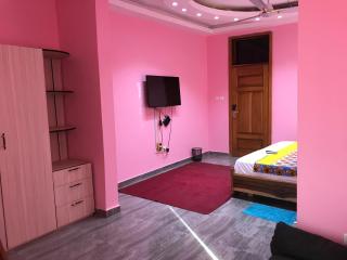 The Royal Hawk Hotel - 4