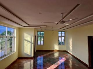 The Royal Hawk Hotel - Kpandu - 3