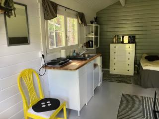 Mysig stuga med wifi - Bergshamra - 7