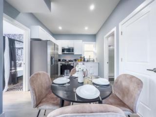 Stylish Secret, 1 FREE Parking, Sleeps 8, Walk to train and Red Bull Arena, 20 Percent OFF - Harrison - 3