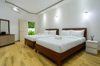 Spacious Stay for 14 , 4 Ensuite AC Rooms , Walk to Anuradhapura Sacred Sites - Anuradhapura - 0
