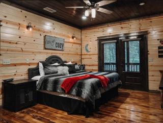 Creek Nest Cabin Hot Tub, Firepit & Lake Life - 4