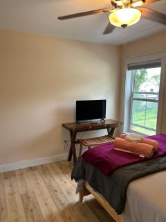 Roberts Lake House Room# 2 - 9
