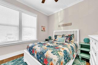 Wild Blue Yonder at Blue Mountain Beach - 6