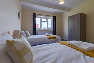Stylish 2BR Flat with Free Parking near WBA Zone - Birmingham - 5