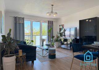 Bloom Apartment with Sauna & Gym, 5 Min to Baltic Sea & Polsat Plus Arena - Gdansk - 0