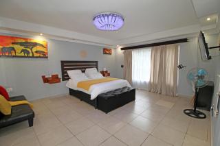 Delightful 4 Bedroom Flat in Germiston with WI-FI - Germiston - 6