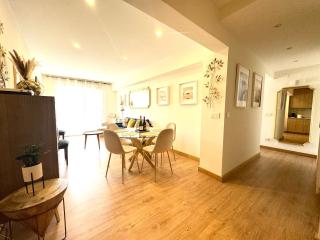 Paradise Luxurious apartment, free parking, 3 double rooms, 4 beds, terrace, jacuzzi, new - San Sebastián - 6