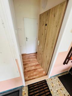 Apartmán pro 4 osoby ve městě Ostrov nad Ohří - - 2