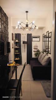 2- Bedroom Luxury Condo UnitLuxHomme - Manila - 1