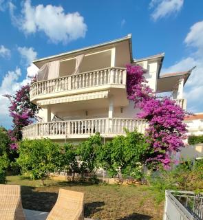 Apartmani Jureta - Okrug Gornji - 0