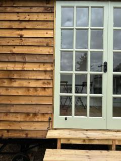 The little shepherds hut - Brinkworth - 8