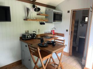 Woodside Shepherd Hut with free parking - Hawsker - 0