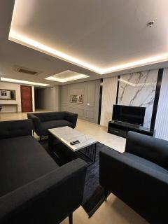 Modern 2-BHK Apartment with Balcony at GoldCrest DHA - 9