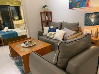 Lux stay at KL Greenbelt Makati - Manila - 0