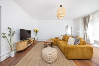 Japandi Apt mit Waschmaschine, Küche & Netflix nahe Schönhauser Allee - Berlim - 0