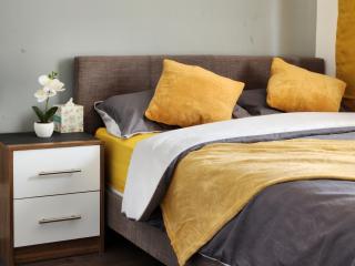 Home Away from Home - Luton - 4