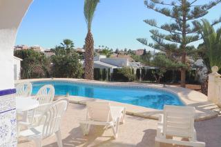 Casa Margarita, cerca de la playa y con piscina - Calpe - 0
