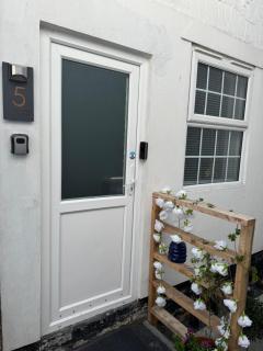 Marble blue flat, City of Gloucester - - 9
