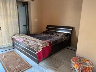 Aadesh Home Private Floor With Rooftop - Faridabad - 2