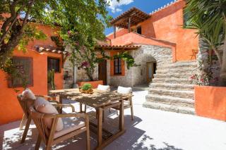 Old Town Charm Casa Historica - Ermioni - 0