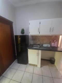 1 bedroom cosy cottage within walking distance to Doringkloof Mall in Centurion - Centurion - 7