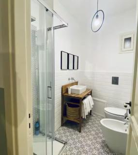 Tarzana’ home - 5