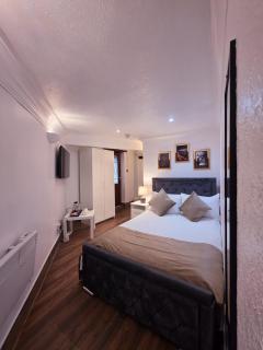 The Courtyard Lodge - Hitchin - 5
