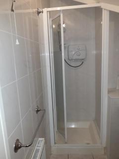 mature 4 bedroom home with relaxing garden and wonderful views - 4