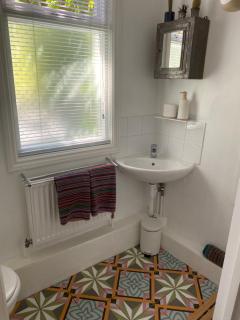 Bradstone Garden Retreat With Own Entrance - Folkestone - 9