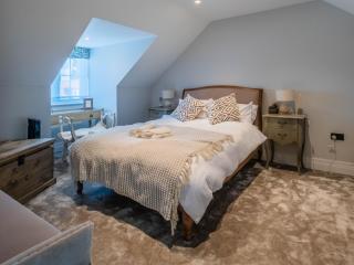 The Enfield Manor Premium 5Beds, 3Baths Family & Group Getaway - Potters Bar - 4