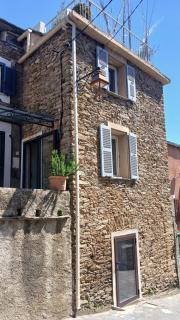 Tour avec rooftop, vue mer, séjour insolite entre ciel et pierre - Porri - 9