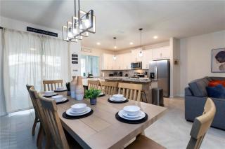 Stylish 4BR - Private Pool & BBQ - Minutes from Disney! - 4