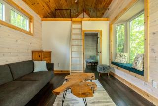 Extensive private luxury property - sleeps 25 - 8