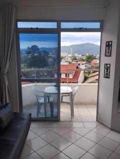 APTO NA PRAIA DE 1 DORMITORIO COM VISTA PRO MAR a POUCOS PASSOS DA AREIA - Florianópolis - 7