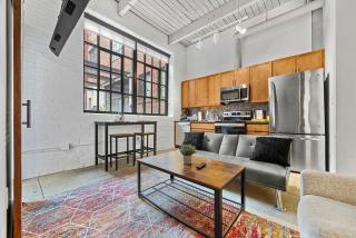 Brooklyn Style Loft l DT l Parking l Cafe - Cleveland - 8