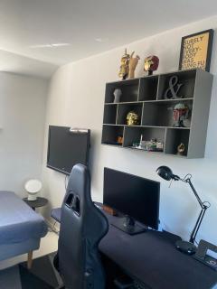 Cozy Home near the Beach - 4