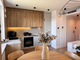 Family & Business Apartments PREMIUM SPA - 2 Bedroom with Private Jacuzzi, Balcony, Parking - Warsaw - 3
