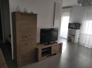 appartement T1 Hyères, calme, piscine, clim, WIFI, parking, centre ville - Hyères - 4