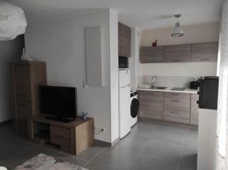 appartement T1 Hyères, calme, piscine, clim, WIFI, parking, centre ville - Hyères - 2